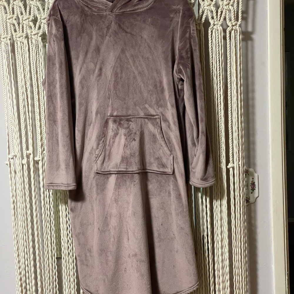 32 Degrees “Snuggie”